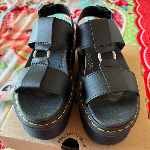 *OUT OF STOCK* Dr. Martens Francis Black Leather Platform Strap Sandals W 8 - Picture 2 of 12